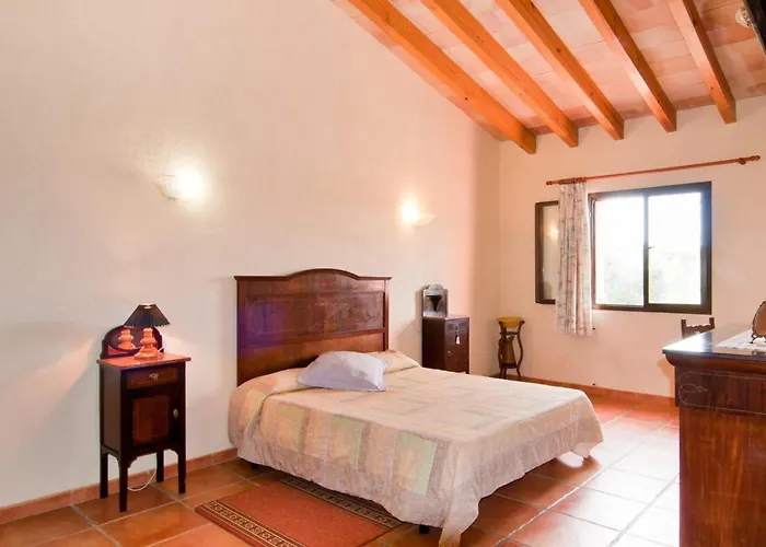 Sa Plana Port Nou カラ・ミラー